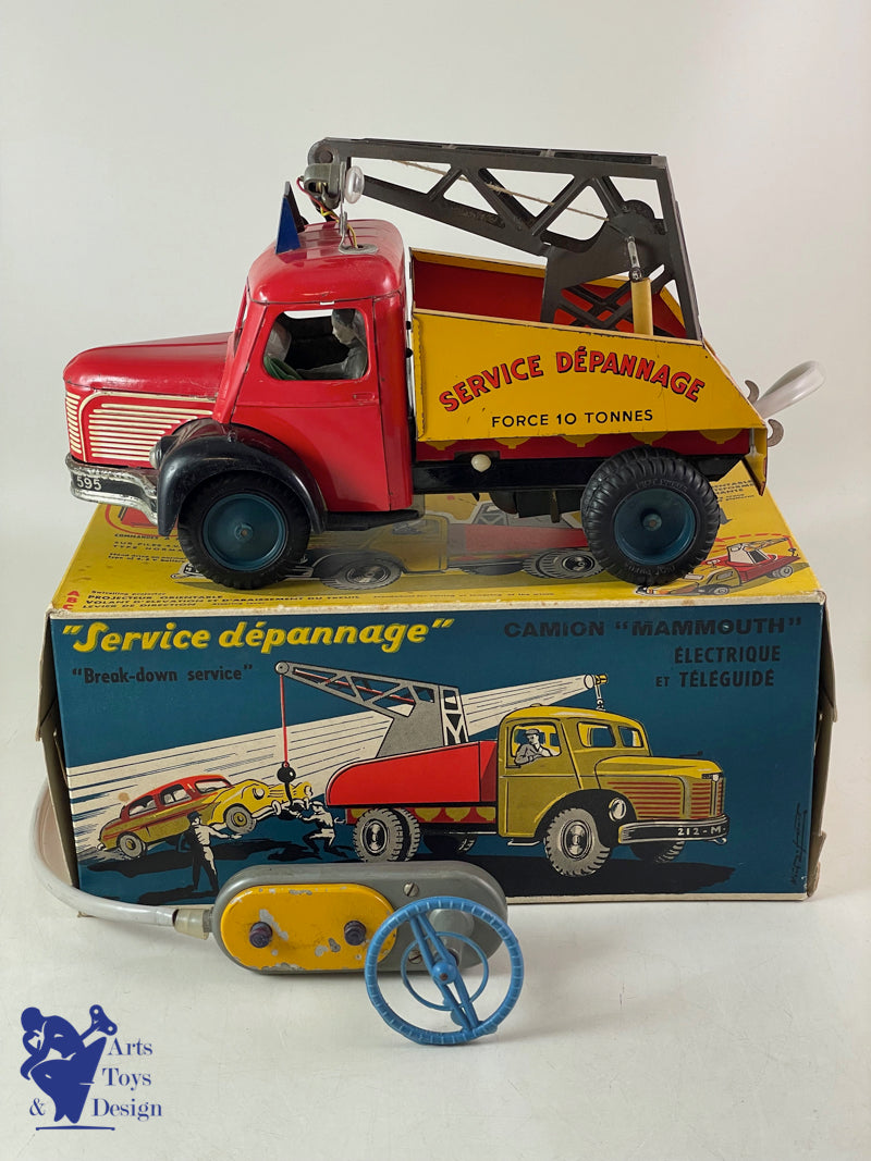 Antique toys Mont Blanc 598 Berliet Tow truck Mammouth Remote control 1955