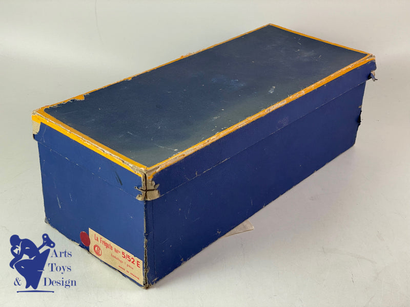 JOUET ANCIEN CIJ 5/52E RENAULT FREGATE ROUGE METAL ELECTRIQUE 33CM 1950