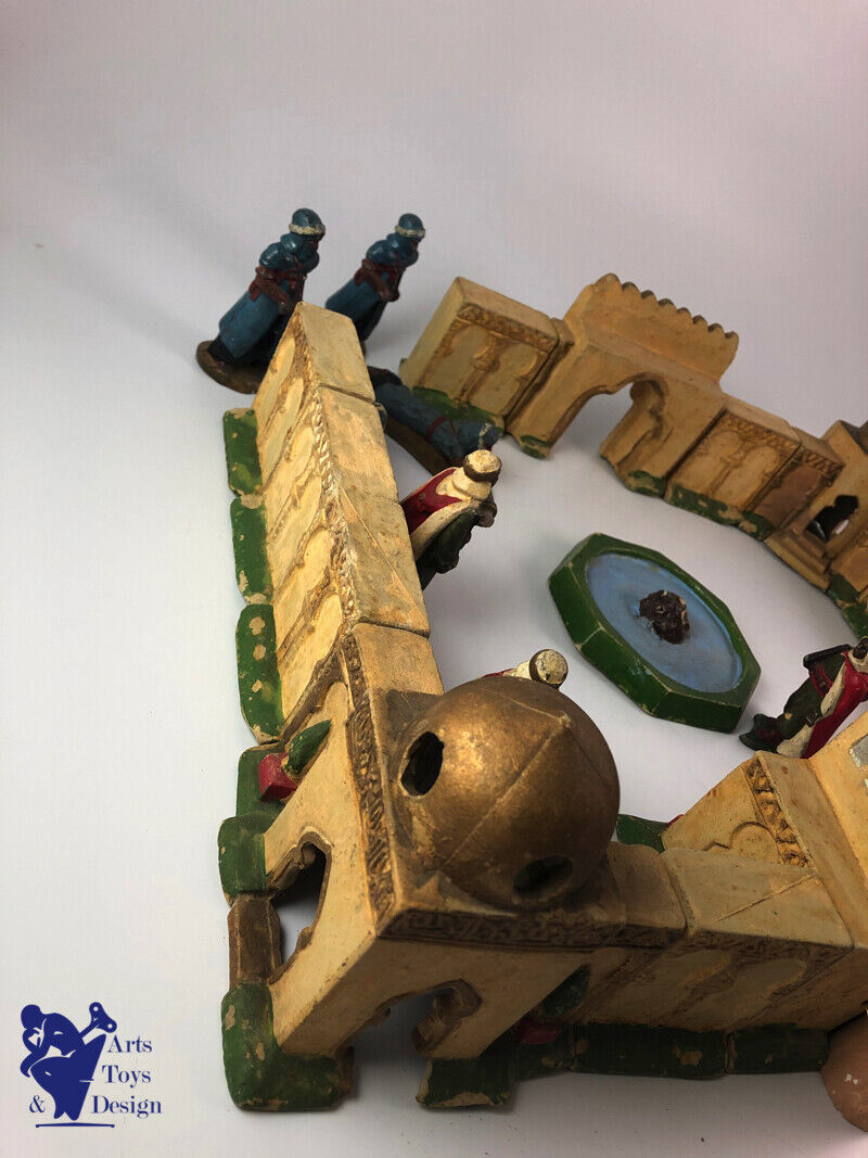 Antique toy soldierJRD scarce medina with 4 spahis 4 touaregs 47x47cm