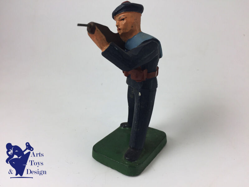JRD Figure France circa 1935 Sailor soldier shooting w rifle h 9.5cm