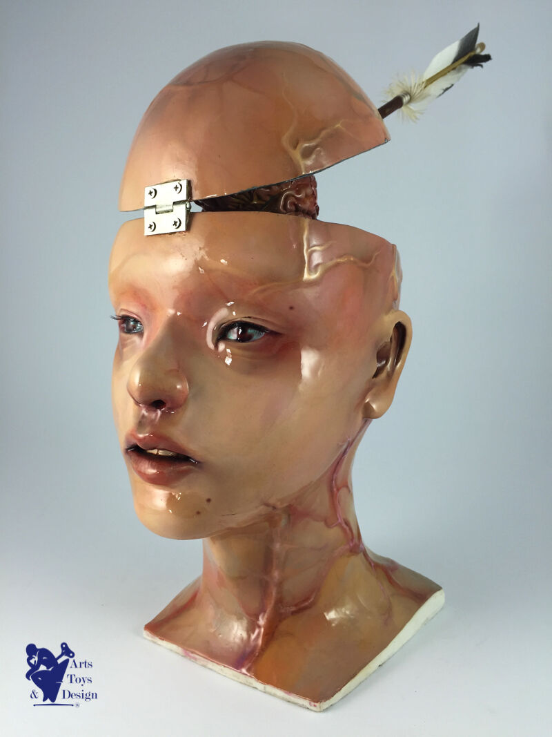 Shoko Fujimori (1986) artist Sculpture woman shattered dreams H 31.5cm