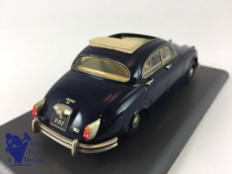 1/43 ° Smts White Metal Factory Built Jaguar MKII Road Open Roof