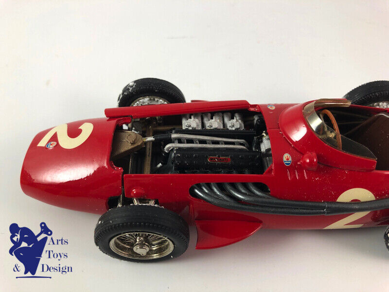 1/24 WESTERN MODELS WF4 MASERATI 250F N°2 1957 WHITE METAL AVEC MOTEUR