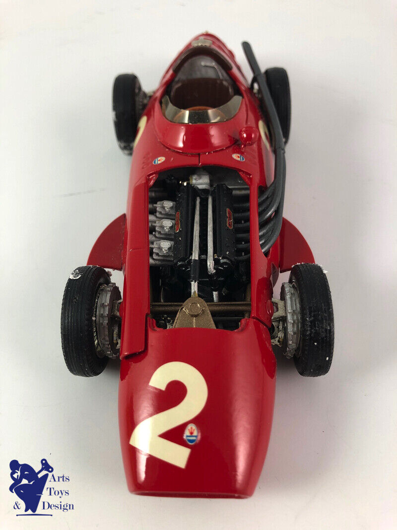 1/24 WESTERN MODELS WF4 MASERATI 250F N°2 1957 WHITE METAL AVEC MOTEUR