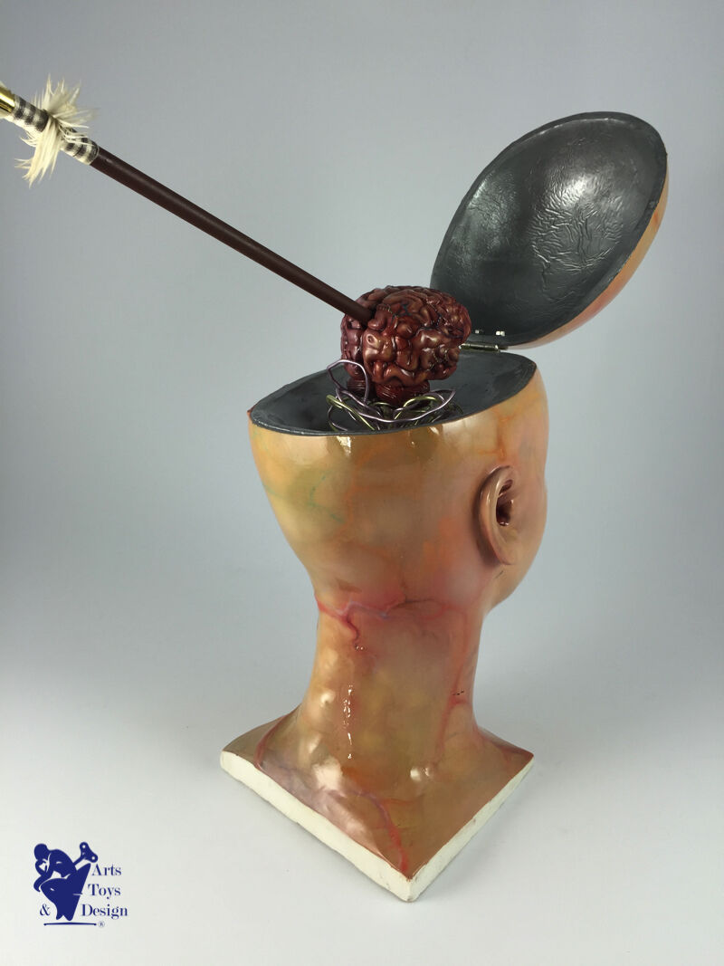 Shoko Fujimori (1986) artist Sculpture woman shattered dreams H 31.5cm