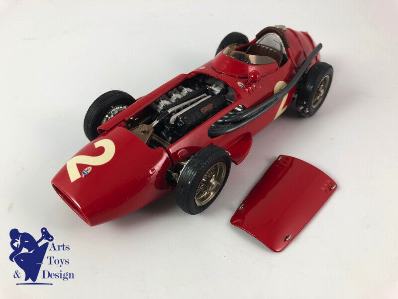 1/24 WESTERN MODELS WF4 MASERATI 250F N°2 1957 WHITE METAL AVEC MOTEUR