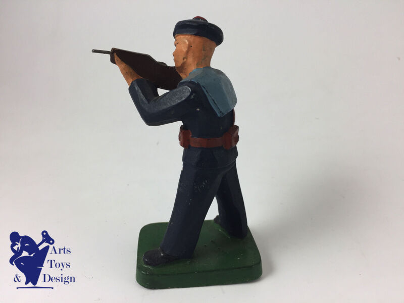 JRD Figure France circa 1935 Sailor soldier shooting w rifle h 9.5cm