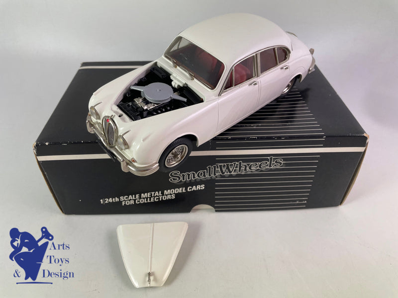 1/24 Small Wheels Western Models Jaguar Mk2 wire wheels circa 1960