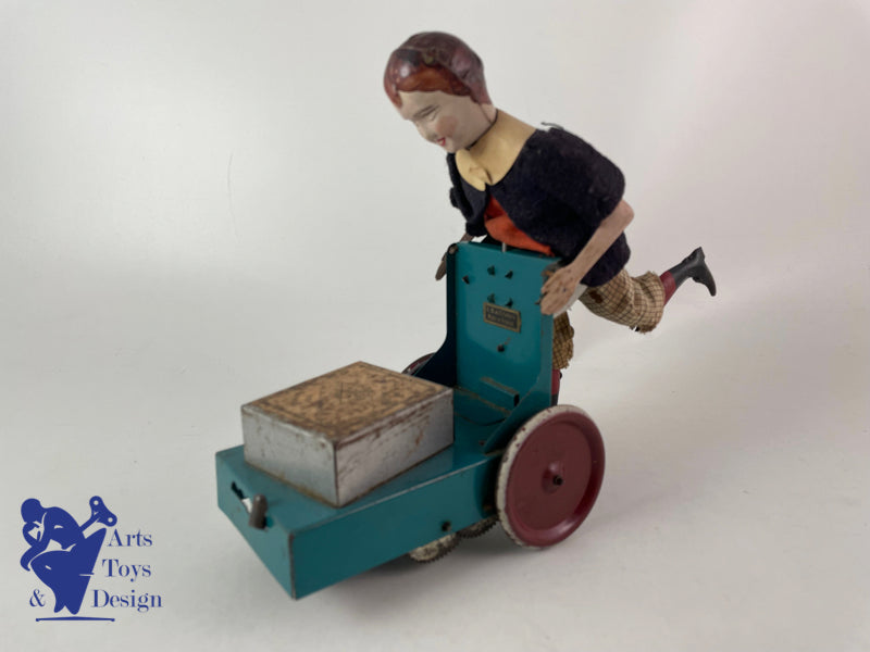 Antique toys Fernand Martin Vebe 224 the little delivery man from 1911