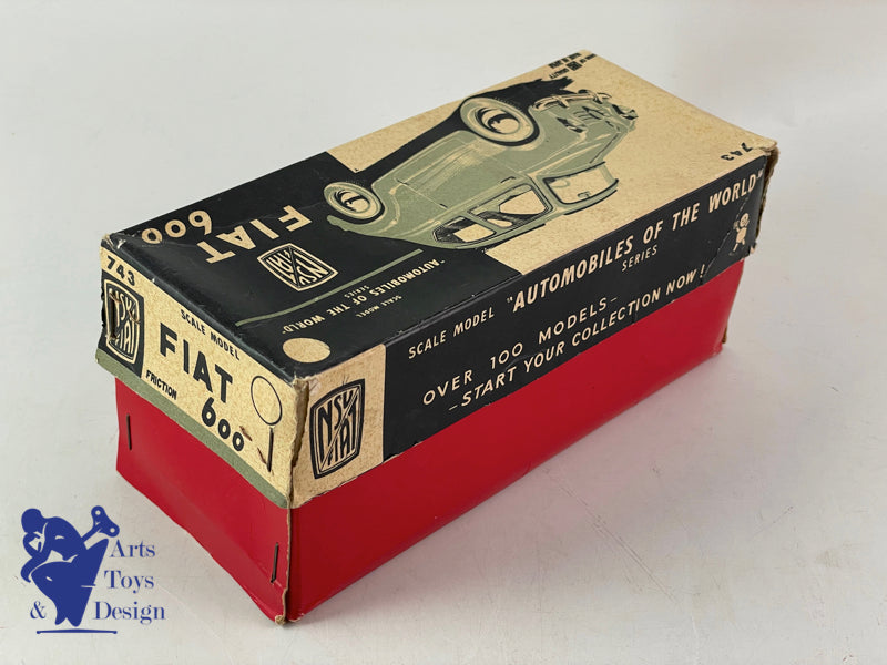 BANDAI 743 FIAT 600 DECOUVRABLE BLEU FRICTION VERS 1960