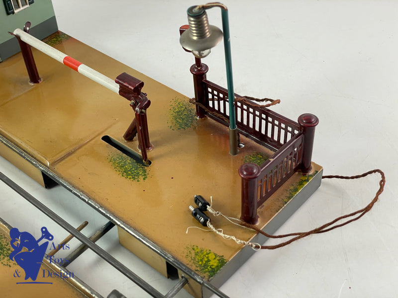 MARKLIN TRAIN 0 OU 1 PASSAGE A NIVEAU MECANIQUE VERS 1930
