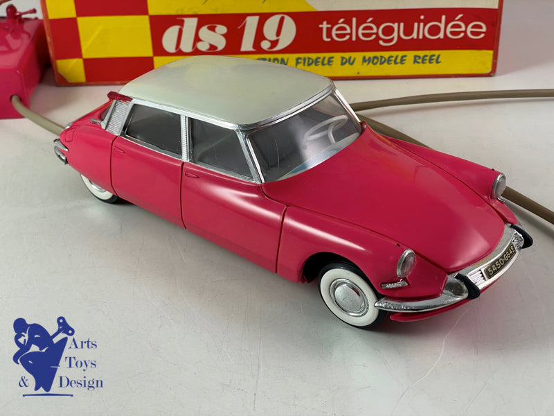 JOUET GEGE CITROEN DS 19 TELEGUIDEE ROSE 28CM 1965