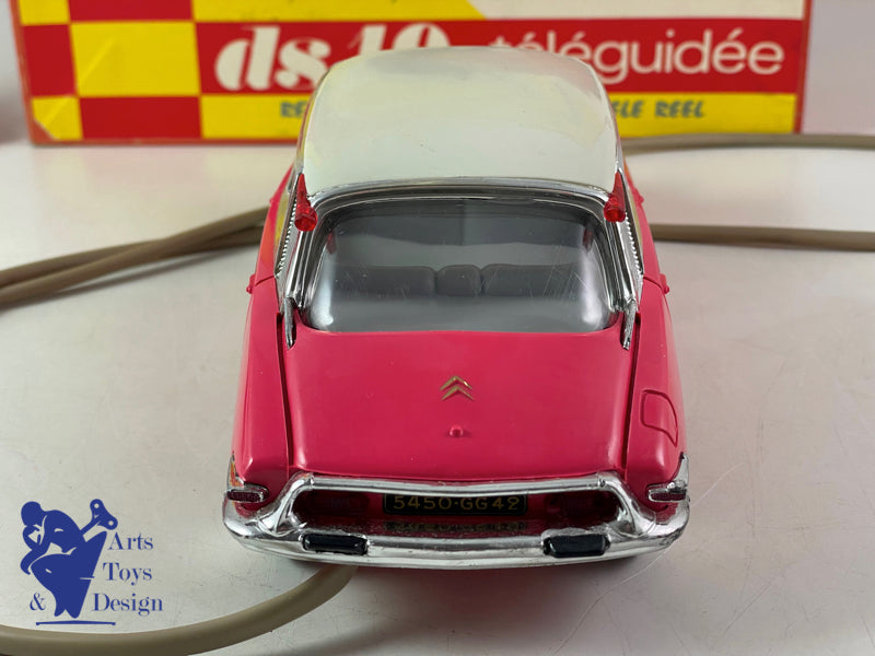 JOUET GEGE CITROEN DS 19 TELEGUIDEE ROSE 28CM VERS 1965