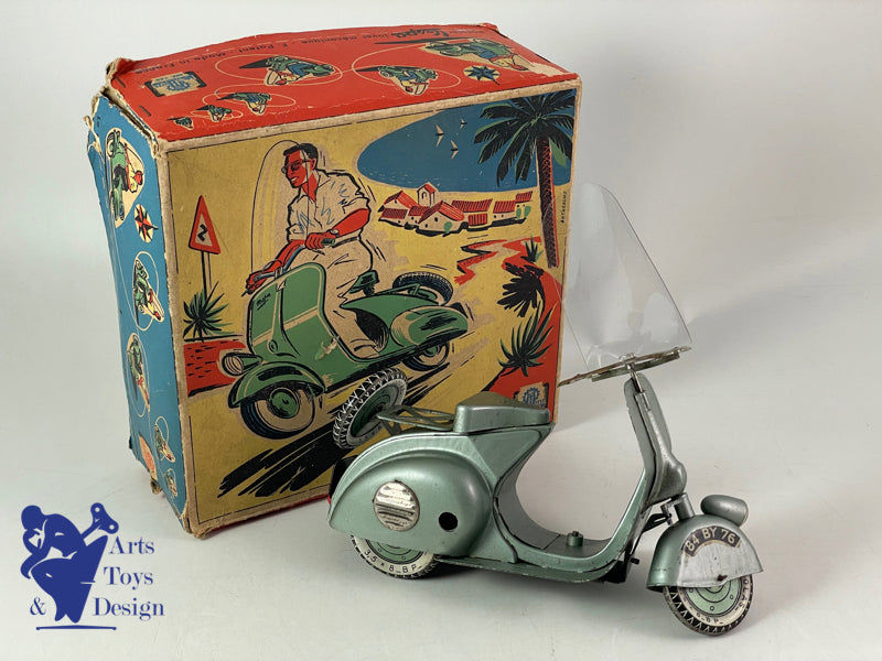 LA HOTTE SAINT NICOLAS SCOOTER VESPA MECANIQUE 1960