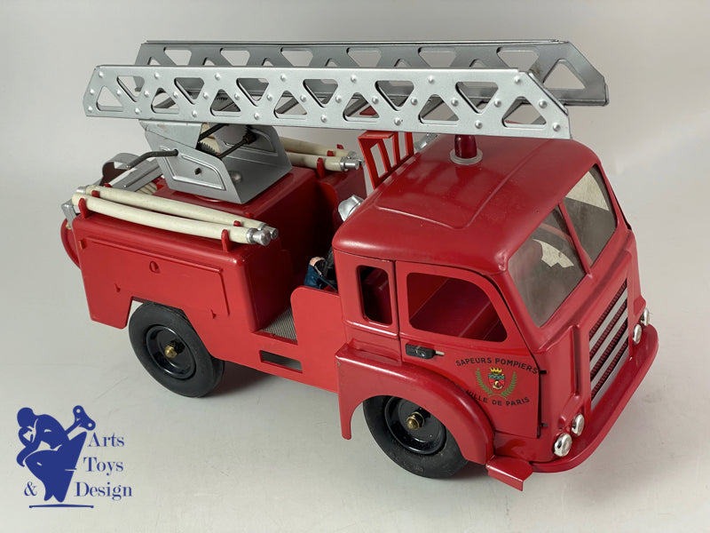 CIJ 9/26 CAMION RENAULT SAVIEM POMPIERS MECANIQUE 1960