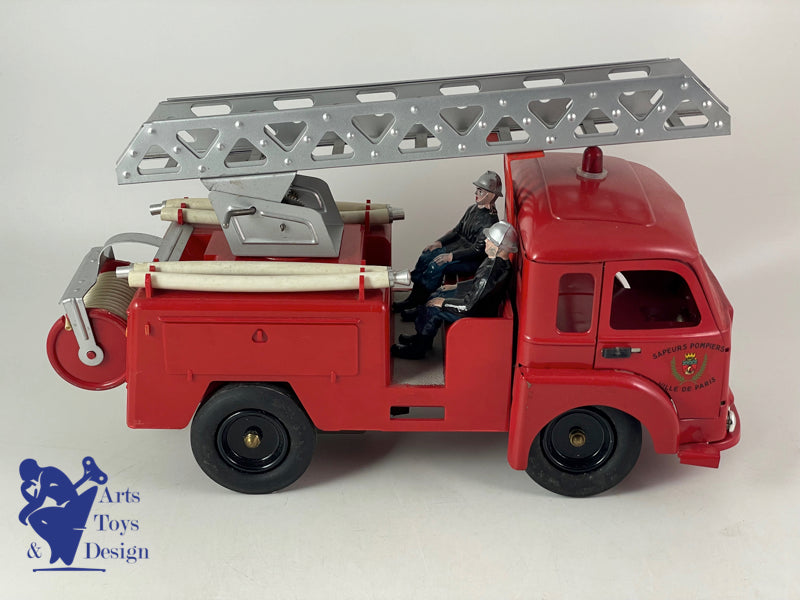 CIJ 9/26 CAMION RENAULT SAVIEM POMPIERS MECANIQUE 1960