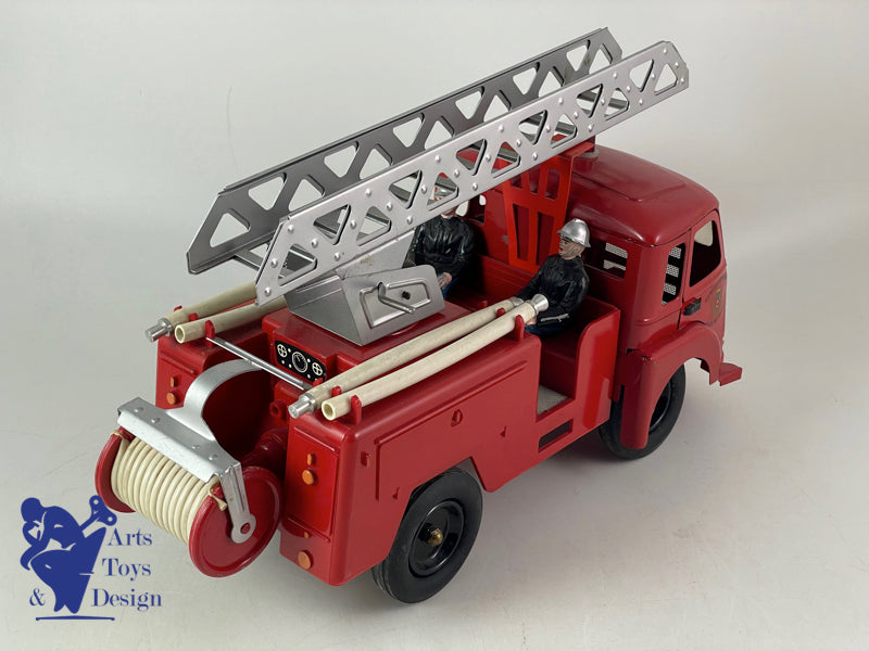 CIJ 9/26 CAMION RENAULT SAVIEM POMPIERS MECANIQUE VERS 1960