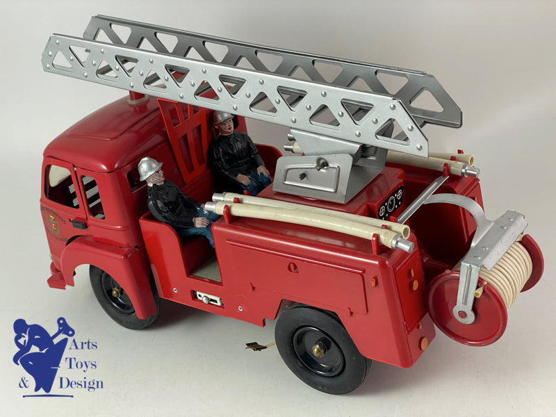 CIJ 9/26 CAMION RENAULT SAVIEM POMPIERS MECANIQUE VERS 1960