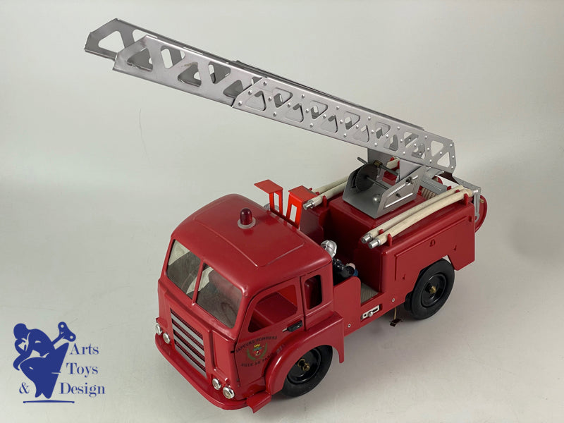 CIJ 9/26 CAMION RENAULT SAVIEM POMPIERS MECANIQUE VERS 1960