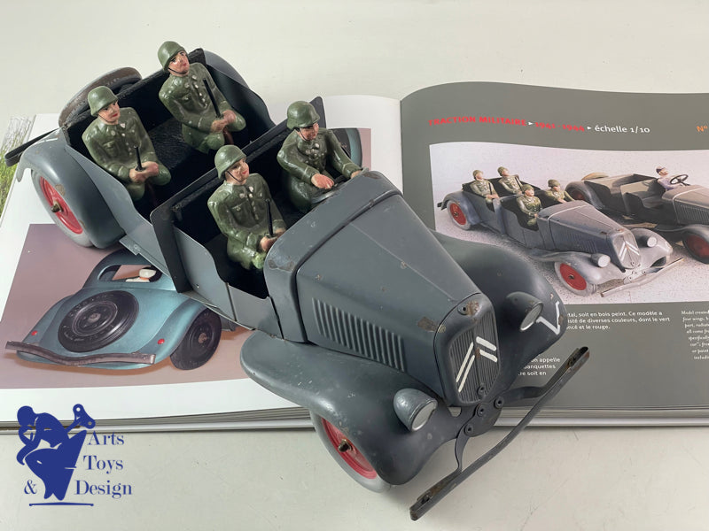 JOUET ANCIEN CITROEN 160 TRACTION MILITAIRE ALLEMANDE MECANIQUE 42CM 1941