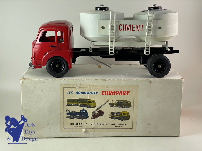 JOUET ANCIEN CIJ EUROPARC REF 9/31A CAMION RENAULT SAVIEM CIMENT ROUGE! 1960