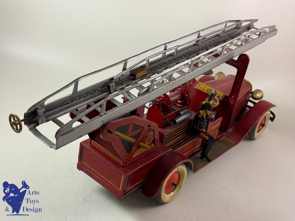 Antique toys TIPCO TC9590 LARGE FIRE TRUCK 60CM CLOCKWORK 1930