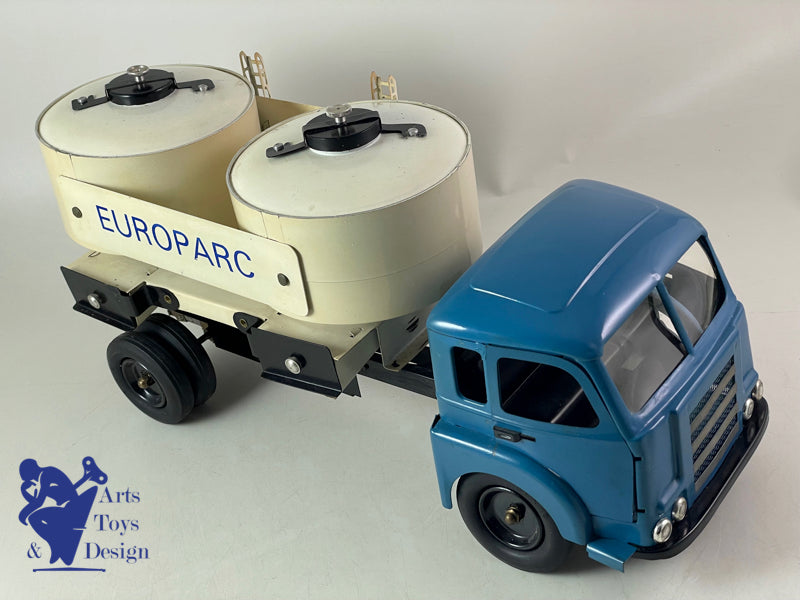 JOUET ANCIEN CIJ EUROPARC REF 9/31A CAMION RENAULT SAVIEM CIMENT 1/10° VERS 1960