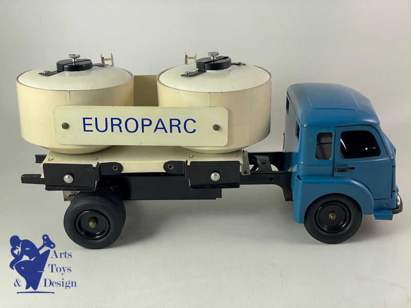 JOUET ANCIEN CIJ EUROPARC REF 9/31A CAMION RENAULT SAVIEM CIMENT 1/10° VERS 1960