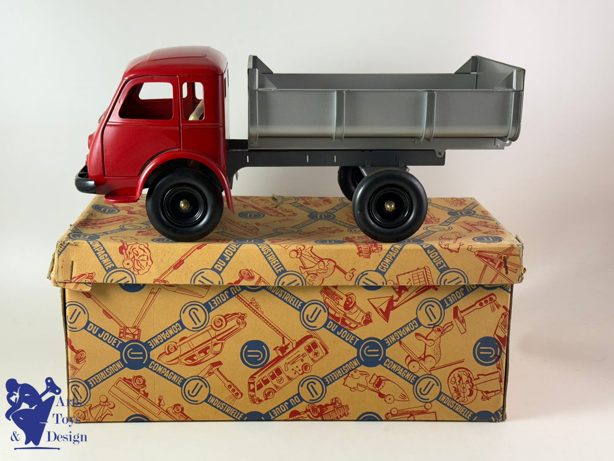 Antique toys CIJ 6/34T RENAULT 120CV PULL ALONG 1950 34CM