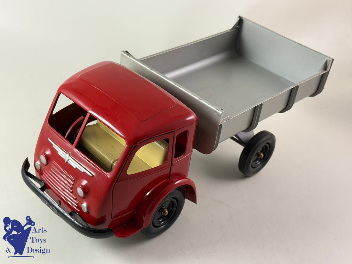 Antique toys CIJ 6/34T RENAULT 120CV PULL ALONG 1950 34CM