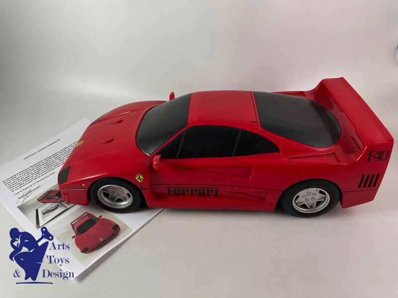 Lot - César (1921-1998) Ferrari, 1994 Compression de jouet en
