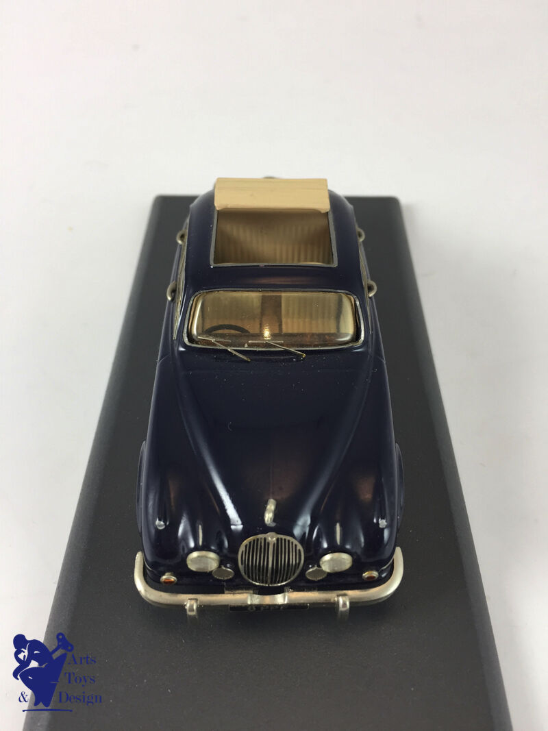 1/43 ° Smts White Metal Factory Built Jaguar MKII Road Open Roof