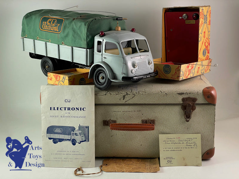 CIJ JOUET ANCIEN Camion Renault 5T Camionnage EUR 290,00 CIJ JOUET ANCIEN Camion Renault 5T Camionnage EUR 290,00
