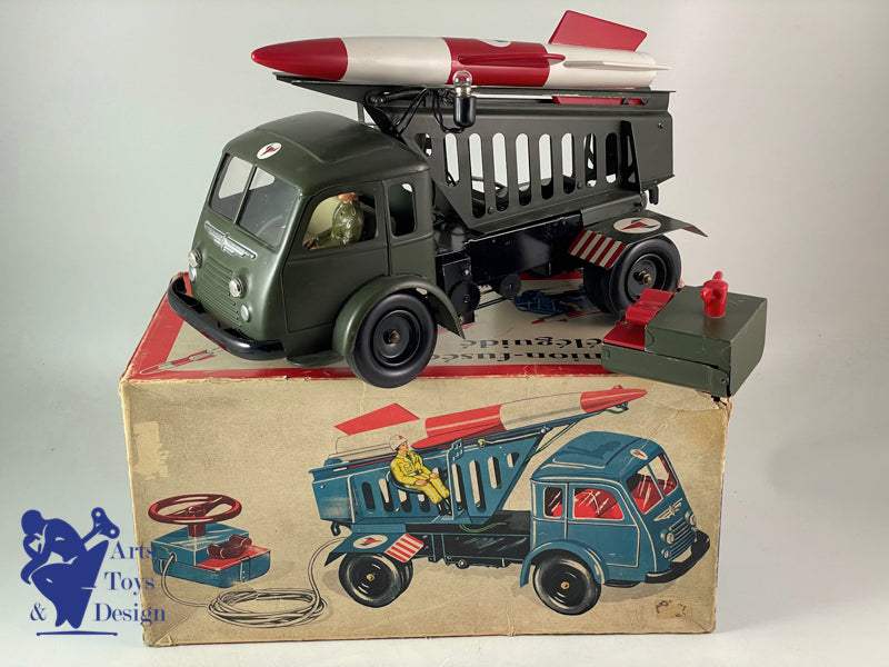 CIJ - Camion lance fusée, jouet téléguidé, version bleue, neuf en boite CIJ - Camion lance fusée, jouet téléguidé, version bleue, neuf en boite